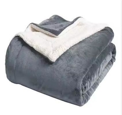 Lusso e comfort con la nostra moderna biancheria Sherpa di flanello grigio per tutte le stagioni