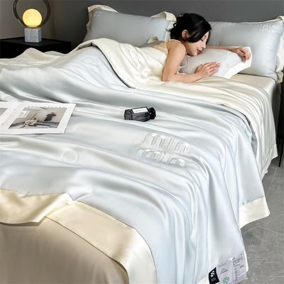 Set di coperte di seta lavata di lusso per matrimoni quattro pezzi e tre pezzi per un sonno confortevole
