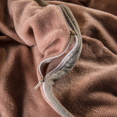 Set di biancheria da letto a quattro pezzi con ricamo e legame di latte