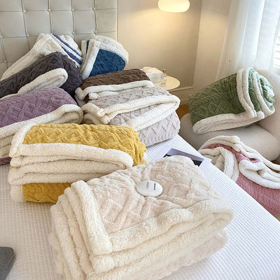 Copertina di velluto reversibile multifunzionale 180*200cm 2.5kg Essential per la camera da letto