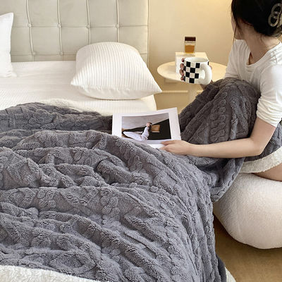 Copertina di velluto reversibile multifunzionale 180*200cm 2.5kg Essential per la camera da letto