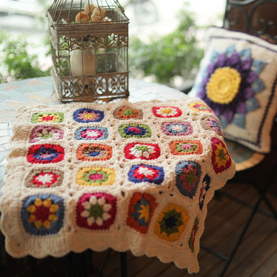 Create un'atmosfera accogliente con questa coperta di lana a maglia multifunzionale.