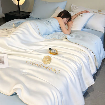 Silky Tencel Summer Quilt Set 4 Ice Silk Thin Quilts per lavaggio in macchina 60 Numero di tessuti