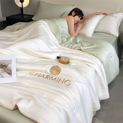 Silky Tencel Summer Quilt Set 4 Ice Silk Thin Quilts per lavaggio in macchina 60 Numero di tessuti