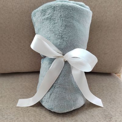 Migliora il comfort del tuo bambino con la nostra coperta per bambini a colori solidi ogni giorno