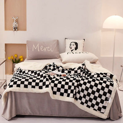 Coperta con modello di scacchiera per tutte le stagioni