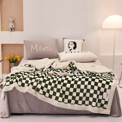 Coperta con modello di scacchiera per tutte le stagioni