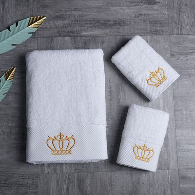 Logo personalizzato Spessore Platino Satin Towels per salone di bellezza di stile popolare e oltre