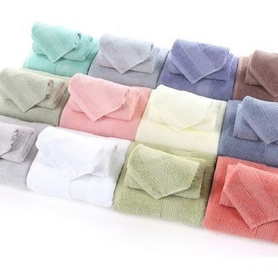Asservatore per uso domestico di cotone puro Set in tre pezzi con griglia beige e colore solido
