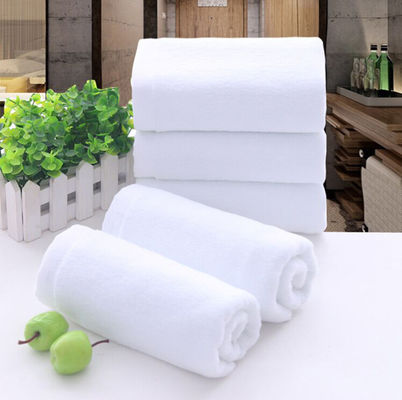 Servizi da bagno a colori personalizzati per hotel Bianco 100% di cotone per il viso