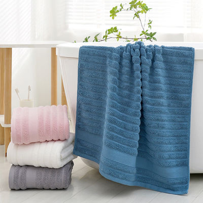Servizio di lavanderia di cotone per bagni con logo ricamato