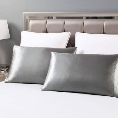 Acquisto all'ingrosso Super Soft Mulberry Silk Pillow Cases con Charming Character Pattern