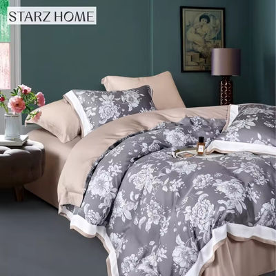 Aggiungi un tocco di eleganza alla tua camera da letto con il nostro set di biancheria da letto stampata con fiori per tutte le stagioni