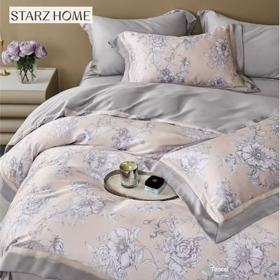 Aggiungi un tocco di eleganza alla tua camera da letto con il nostro set di biancheria da letto stampata con fiori per tutte le stagioni