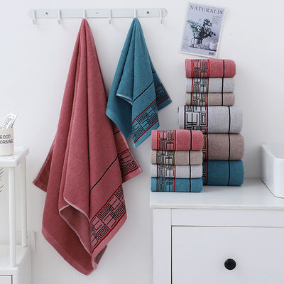 Logo personalizzato cotone Jacquard asciugamani per adulti asciugamani da bagno per attività domestiche e sportive