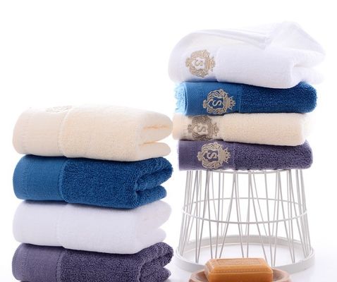 Asciugamani Jacquard a righe di lusso realizzati in cotone al 100% per prestazioni morbide e assorbenti