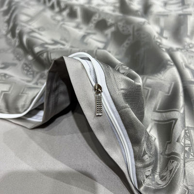 40 Tissu Count Light Luxury Satin Jacquard Set di biancheria da letto da quattro pezzi per i mercati di campagna