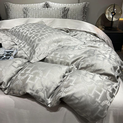 40 Tissu Count Light Luxury Satin Jacquard Set di biancheria da letto da quattro pezzi per i mercati di campagna