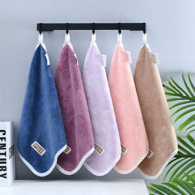 Corallino scuro Plush Spessore pulizia del viso e bellezza bordo Sciarpa piccola quadrata regalo