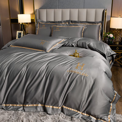 Set di biancheria da letto in poliestere ricamata per fine camera da letto di lusso in stile moderno