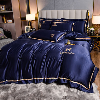 Set di biancheria da letto in poliestere ricamata per fine camera da letto di lusso in stile moderno