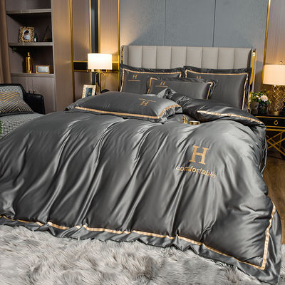 Set di biancheria da letto in poliestere ricamata per fine camera da letto di lusso in stile moderno