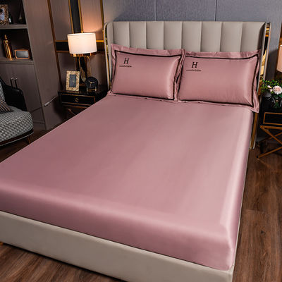 Set di biancheria da letto in poliestere ricamata per fine camera da letto di lusso in stile moderno
