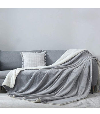 Lusso e comfort con la nostra moderna biancheria Sherpa di flanello grigio per tutte le stagioni