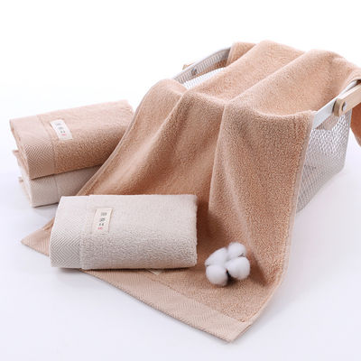 Set di asciugamani di cotone con logo ricamato Morbido e assorbente Dimensione personalizzata 34*74 cm