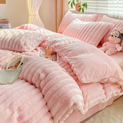 Hot Furry Design Rabbit False Fur Fluffy Plush Caldo Set di copertura di copriletto Set di biancheria da letto in quattro pezzi
