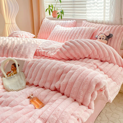 Hot Furry Design Rabbit False Fur Fluffy Plush Caldo Set di copertura di copriletto Set di biancheria da letto in quattro pezzi