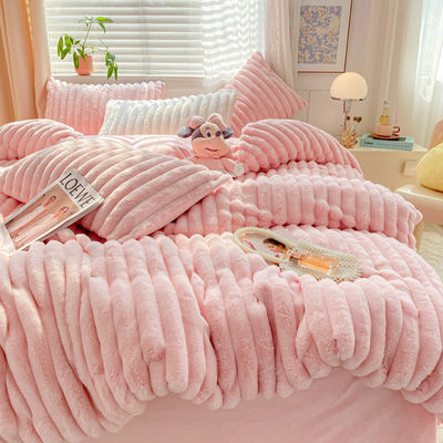 Hot Furry Design Rabbit False Fur Fluffy Plush Caldo Set di copertura di copriletto Set di biancheria da letto in quattro pezzi