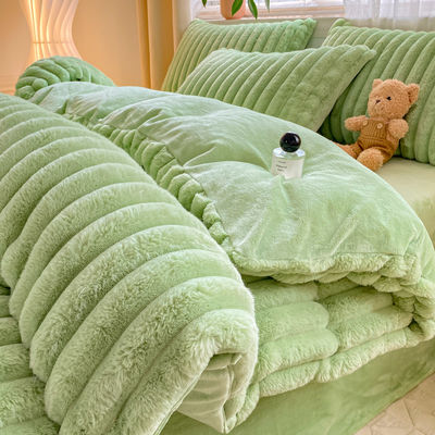 Alza il tuo gioco di biancheria da letto con il set di coperte per coperte di pellicce di coniglio caldo