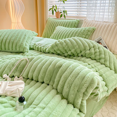 Alza il tuo gioco di biancheria da letto con il set di coperte per coperte di pellicce di coniglio caldo