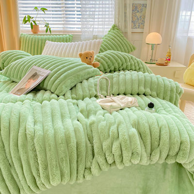 Alza il tuo gioco di biancheria da letto con il set di coperte per coperte di pellicce di coniglio caldo