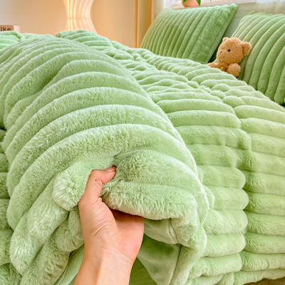 Alza il tuo gioco di biancheria da letto con il set di coperte per coperte di pellicce di coniglio caldo