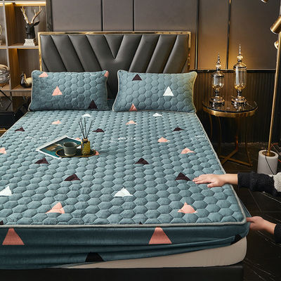 Set di biancheria da letto di lusso caldo 3 pcs Letto di velluto di latte copertura con colore personalizzato