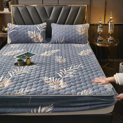 Set di biancheria da letto di lusso caldo 3 pcs Letto di velluto di latte copertura con colore personalizzato