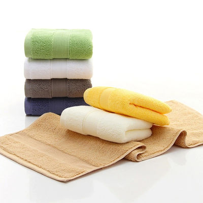 Colore personalizzato lusso ricamato a strisce per bagno set per casa hotel spa