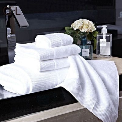 Luxury 100% di cotone bianco Bagno Toiletto per mani e viso Set con logo ricamato su misura 70*140cm
