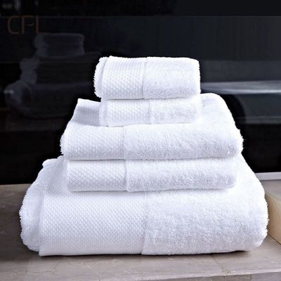 Luxury 100% di cotone bianco Bagno Toiletto per mani e viso Set con logo ricamato su misura 70*140cm