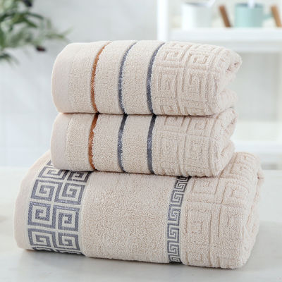 Hotel Essential Bath Towel in cotone con forte assorbimento dell'acqua e logo personalizzato