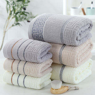 Hotel Essential Bath Towel in cotone con forte assorbimento dell'acqua e logo personalizzato