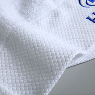 Hotel bianco personalizzato esclusivamente per asciugamani spessi assorbiti al 100% di cotone