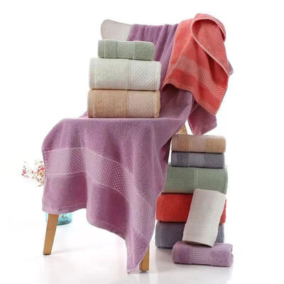 Asciugamano da bagno a piastre scure di lusso personalizzabile 70*140cm Disegno semplice e alla moda