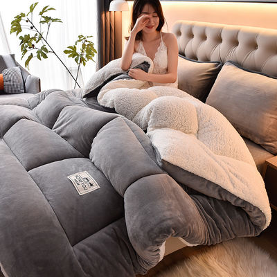 Set di biancheria da letto a misura personalizzata con copriletto di velluto di agnello caldo addensato e logo personalizzato