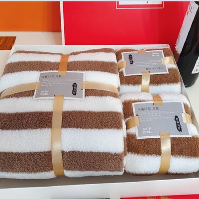 Set 3 in 1 di asciugamani per bagno da designer come mostrato