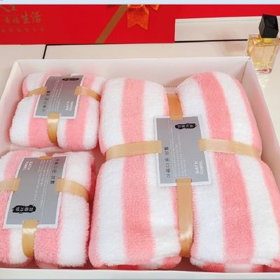 Set 3 in 1 di asciugamani per bagno da designer come mostrato