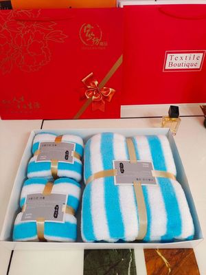 Set 3 in 1 di asciugamani per bagno da designer come mostrato