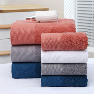 Asciugamani da bagno in cotone e asciugamani personalizzabili per centri benessere